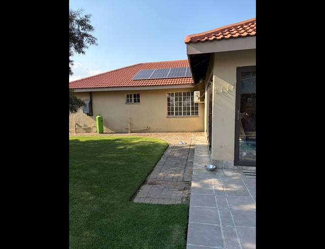 4 BEDROOM HOUSE FOR SALE IN RIVERSDALE